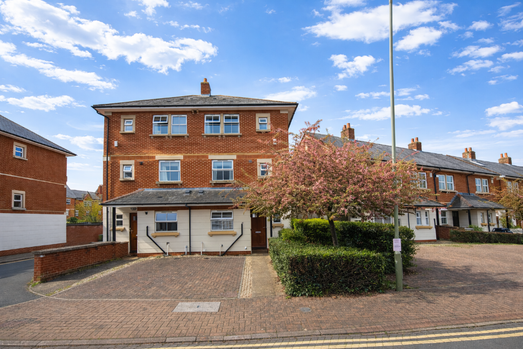 Main image of property: Stable Close, Oxford, Oxfordshire, OX1