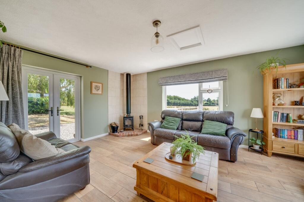 Moor Farm House, Halfway House Lane, Eardington, Bridgnorth, WV16 5JP photo 3