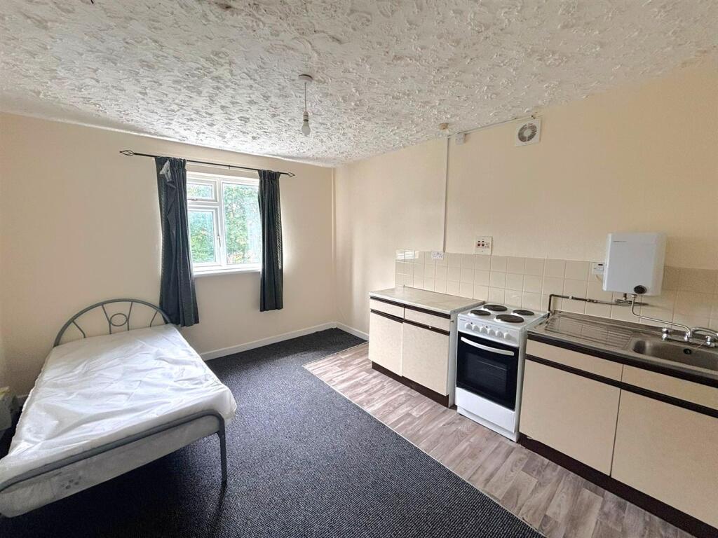 House in Wolverhampton - View 2