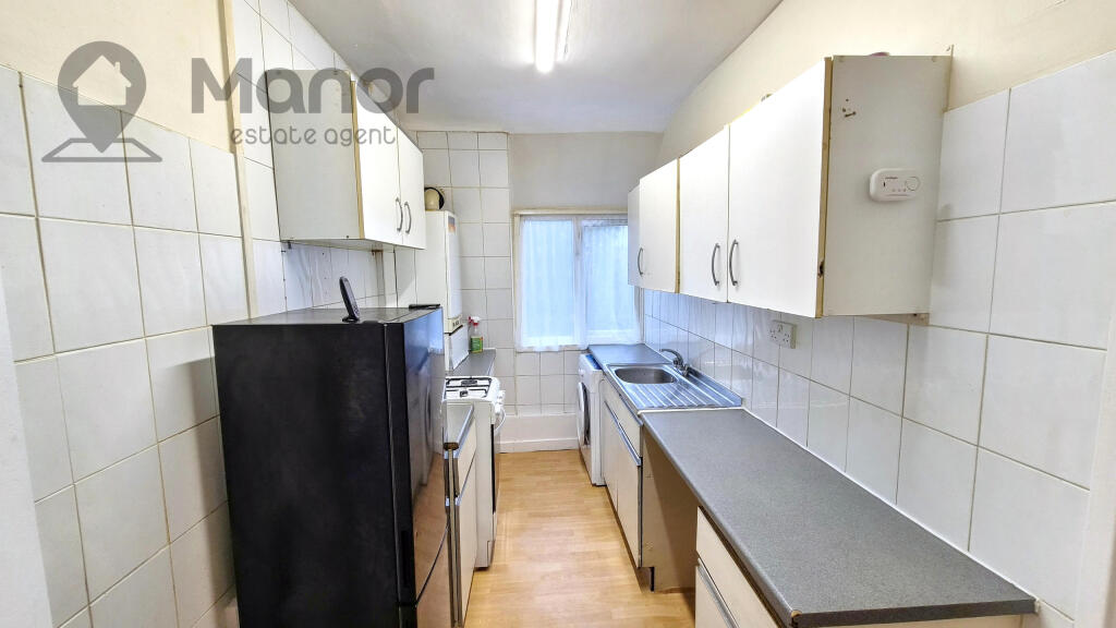 Apartment in Romford - View 2