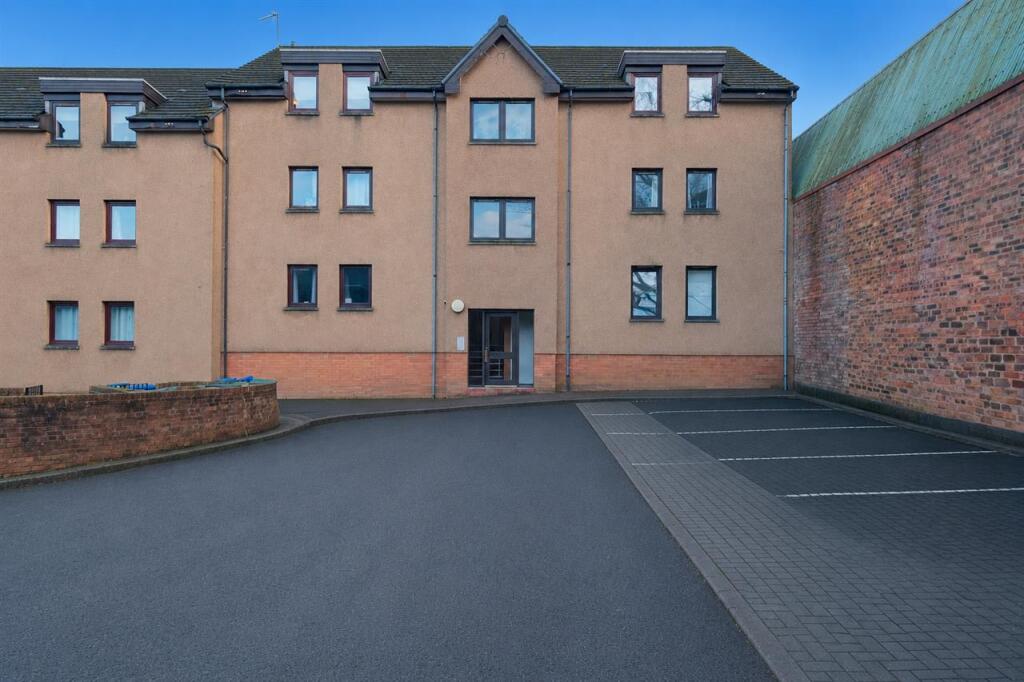Main image of property: Common Green, Hamilton