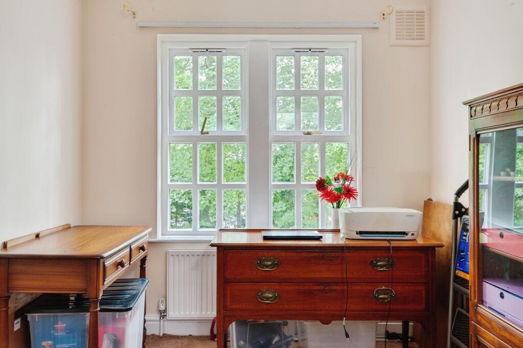 Apartment in Warrington - More