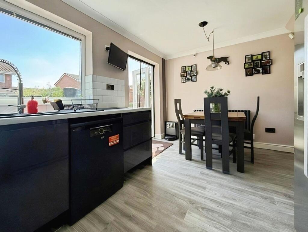 House in Kingsbury, Kingsbury CP - More