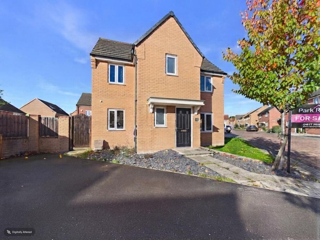 3-bed semi-detached on Stope Avenue, Kinsley, Pontefract, £230,000