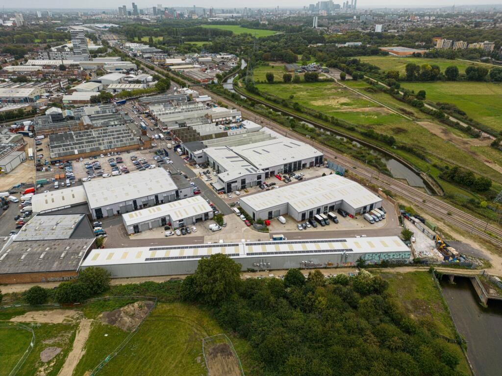 cap_ind_leyton_drone_006