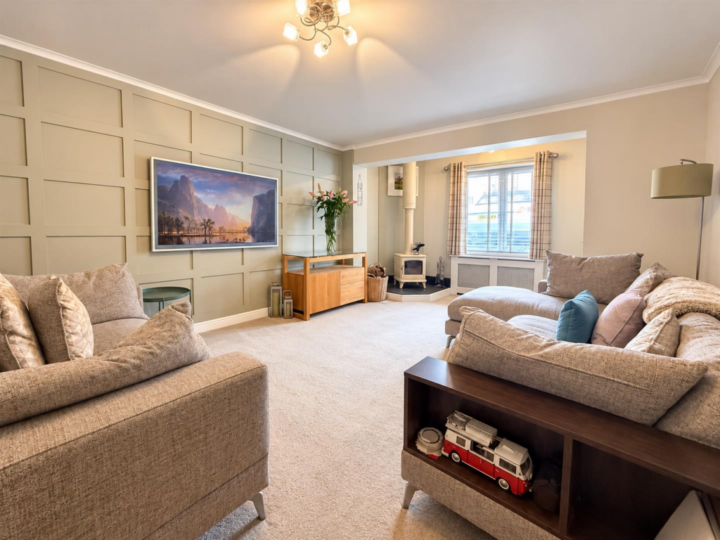 House in Dudley, West Midlands - View 4