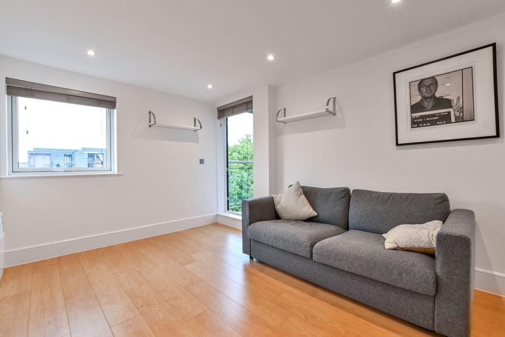 Apartment in London - More