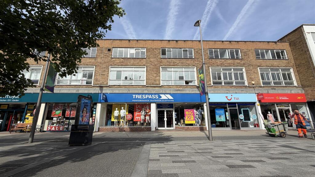 Main image of property: 236-238 Marlowes, Hemel Hempstead, HP1 1DX