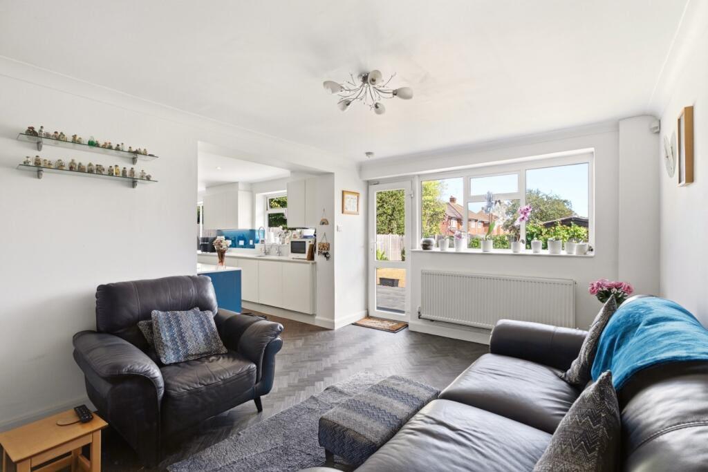 House in St Albans, Colney Street, St Stephen - More
