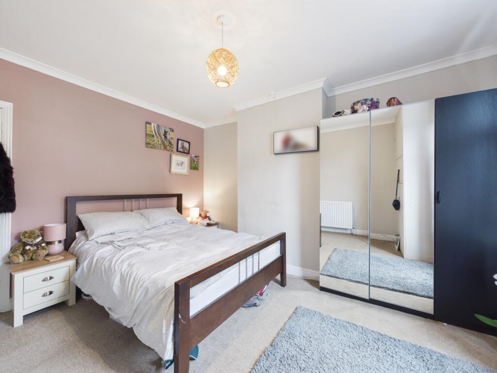 House in Chesterfield, Derbyshire - More