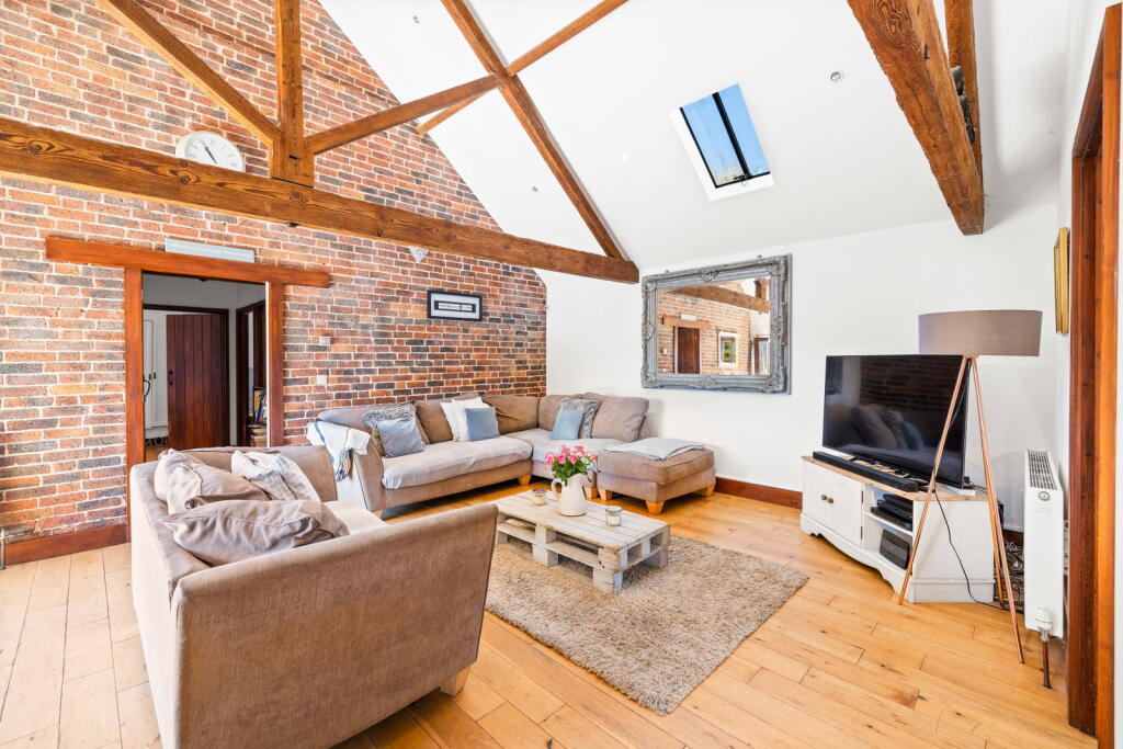 House in Wealden, Squires Farm Industrial Estate, Framfield - View 5