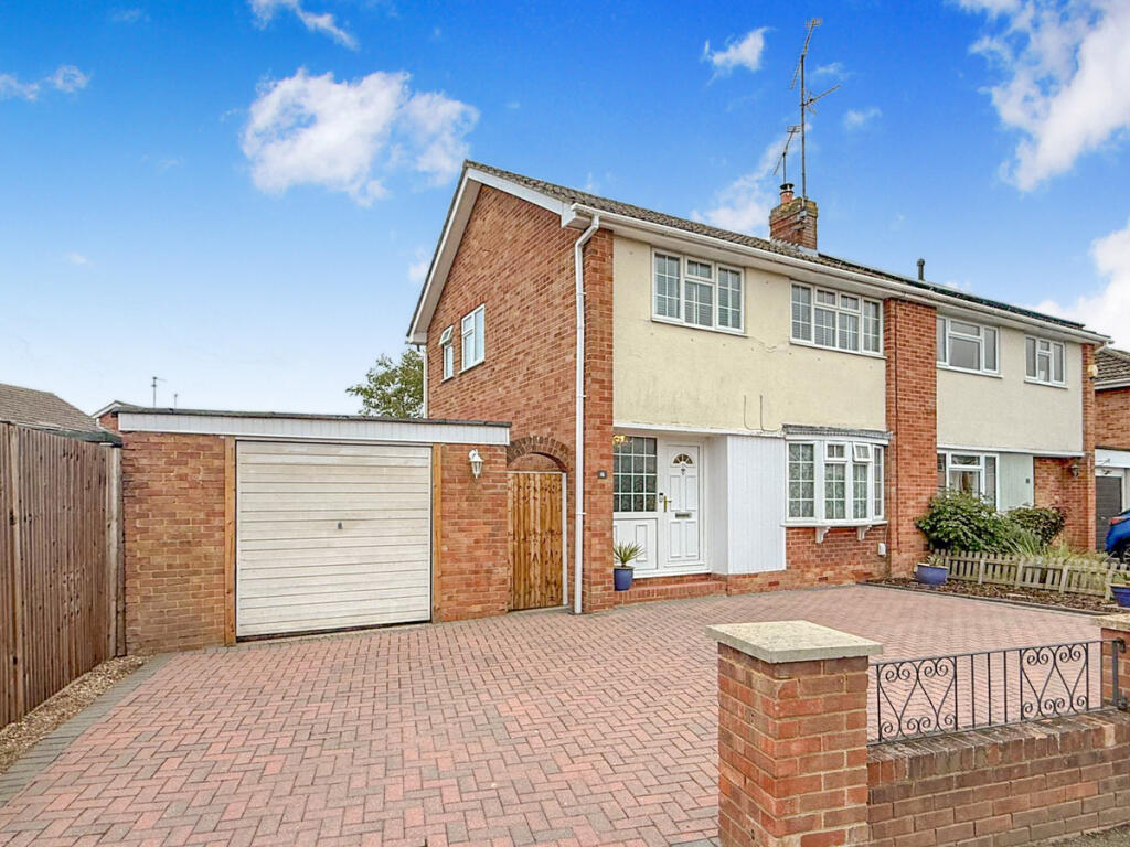 Main image of property: Fairwater Drive, Reading, RG5