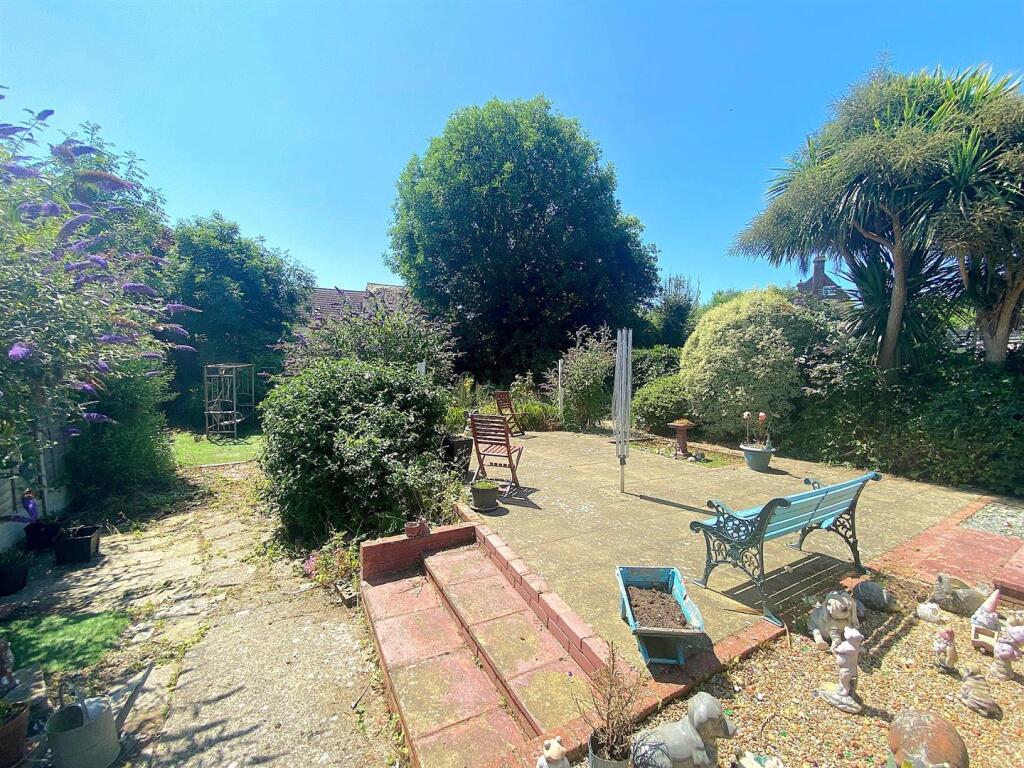 Claxton Road, Bexhill photo 2