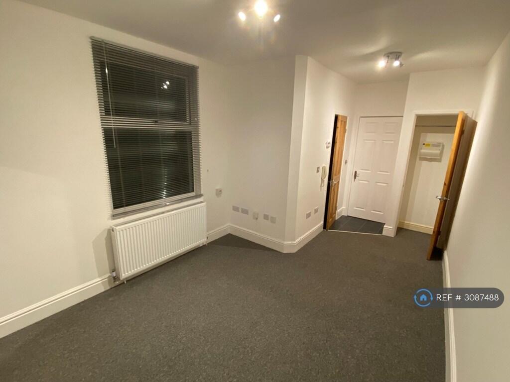 Apartment in Plymouth - View 4