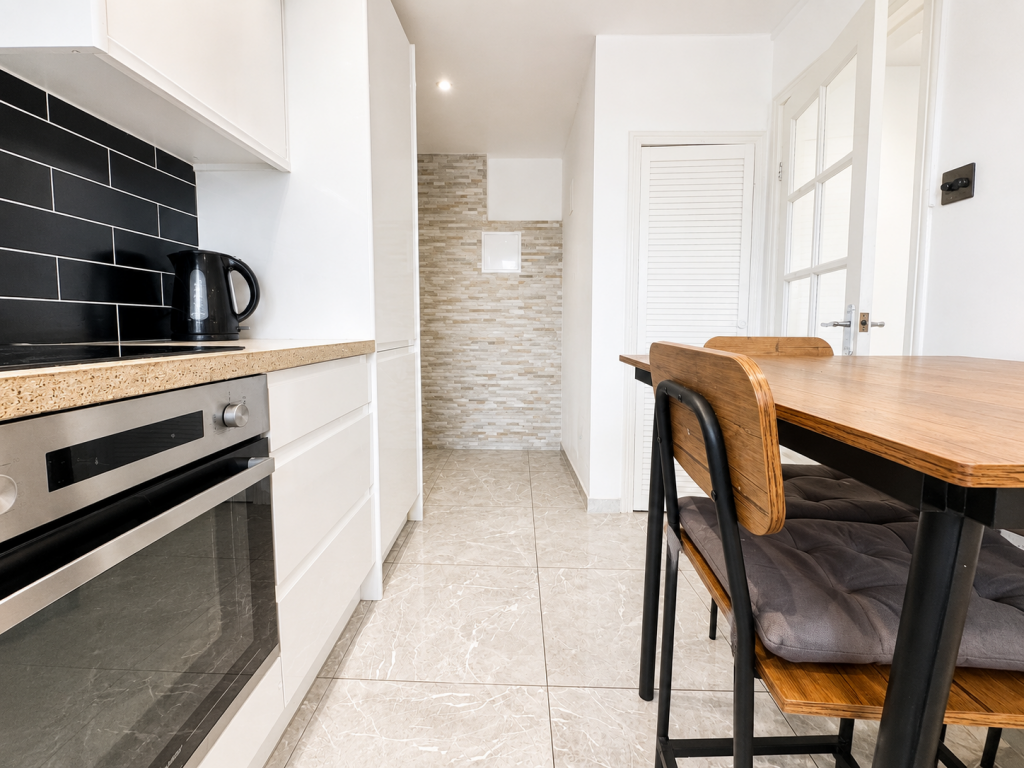 Apartment in Bristol - View 4