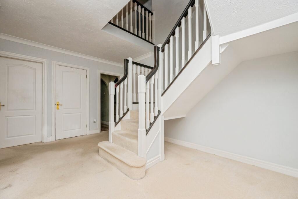 Purshall Close, REDDITCH, Worcestershire, B97 photo 4