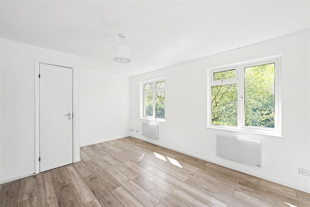 Milford Close, Marshalswick, St. Albans photo 5