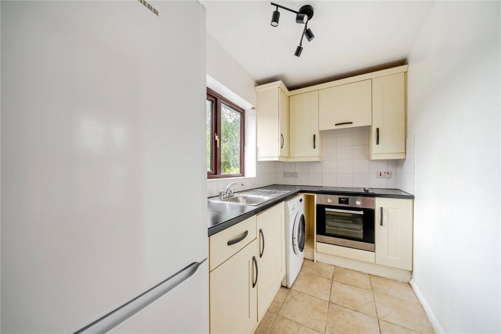 House in Guildford - View 5