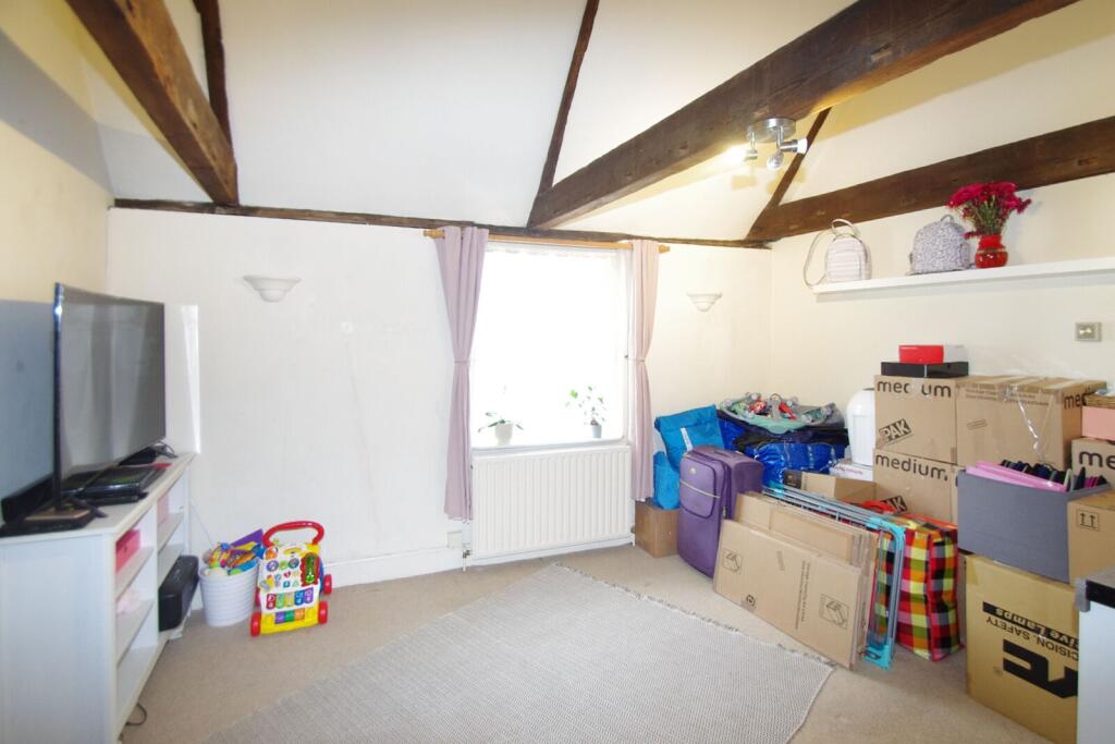 Apartment in Watford - View 2