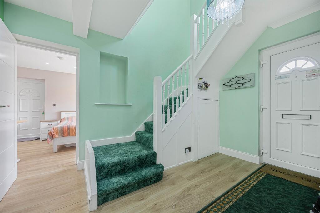 House in Reading, Emmer Green - View 4