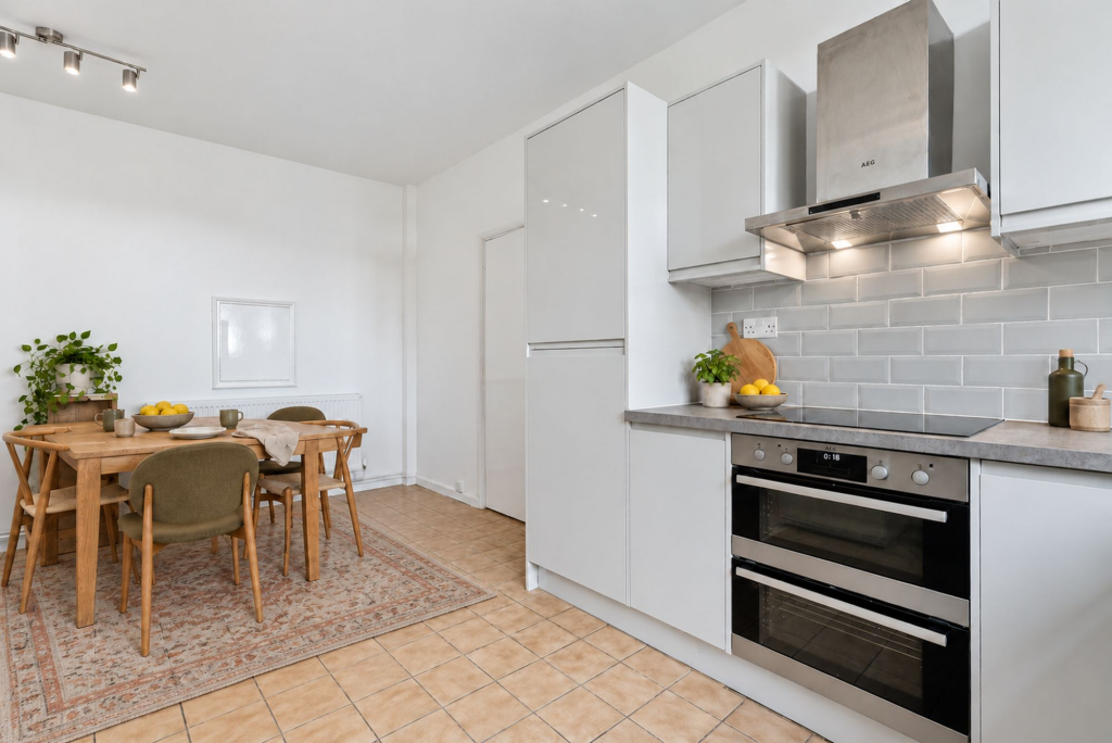 House in London, Roehampton - View 4
