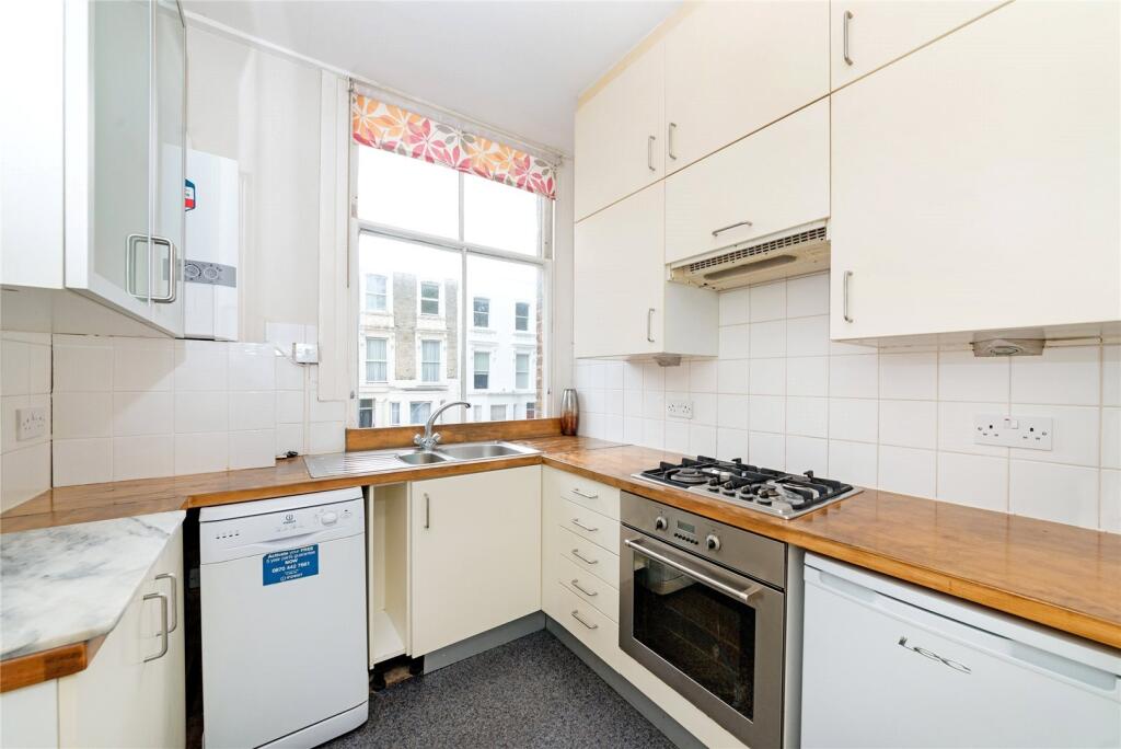 Apartment in London, North Kensington - View 3