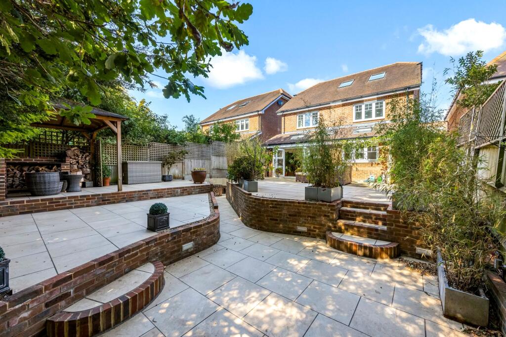 House in Redhill - View 4