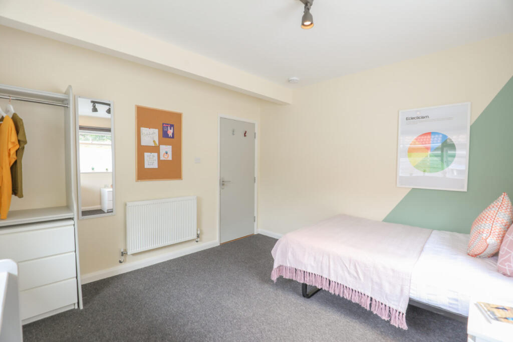 House in Brighton, Bevendean - More