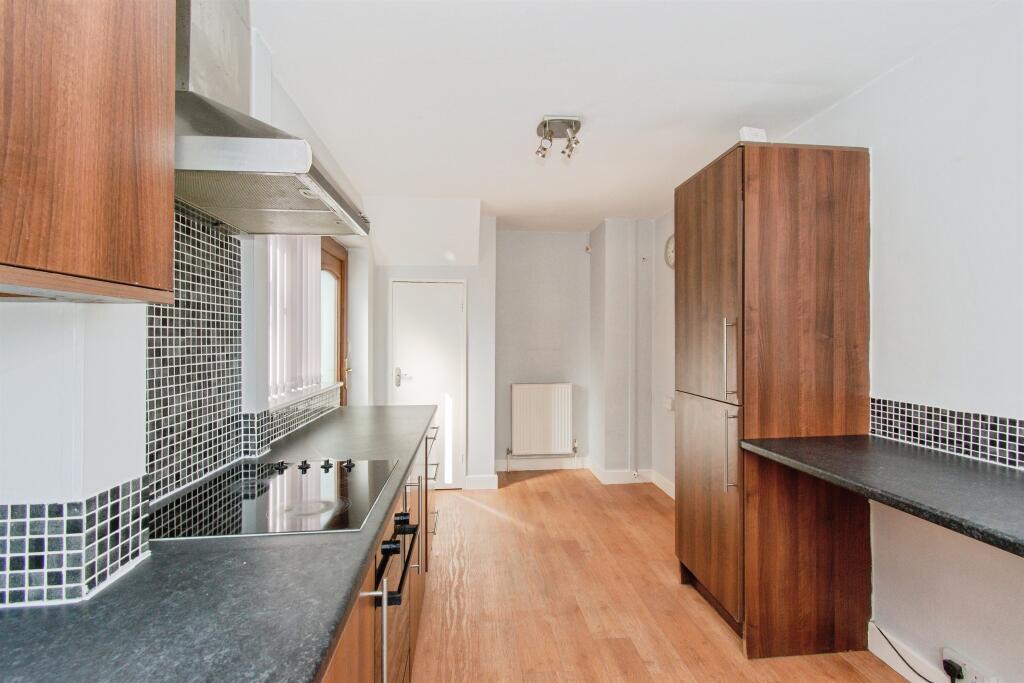 House in Wakefield - View 5