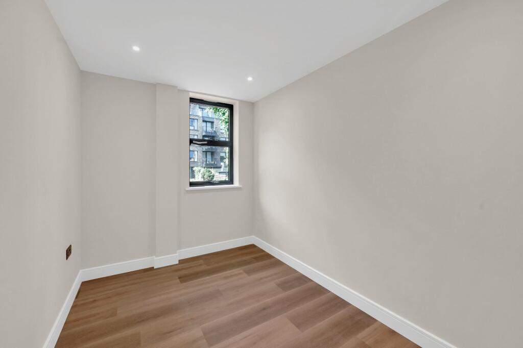 3 bedroom mews property for rent
