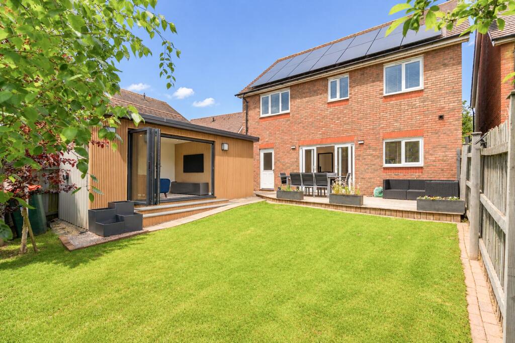Arlington Grange Close, Newport, NP20 photo 4