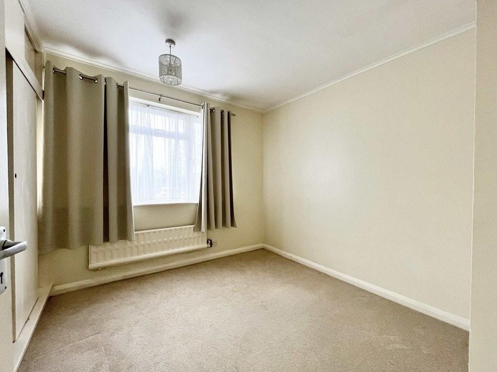 Apartment in Southend-on-Sea - View 4