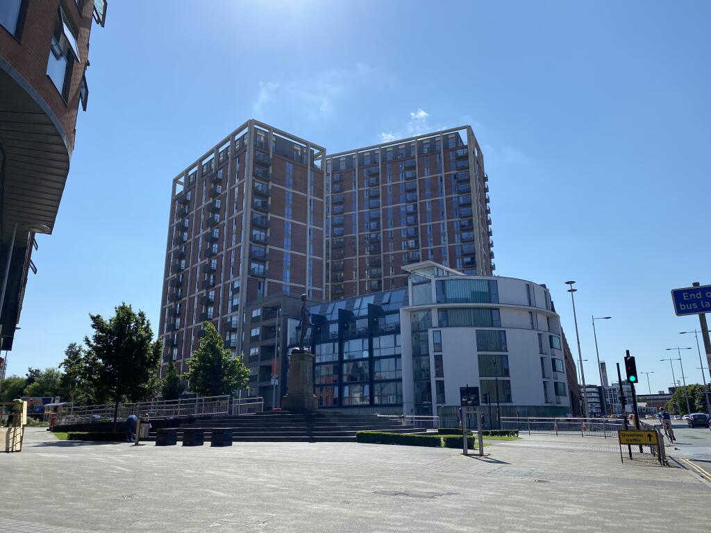 Apartment in Manchester - More