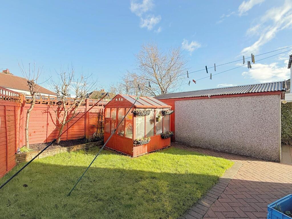 House in Leeds, West Yorkshire - View 5