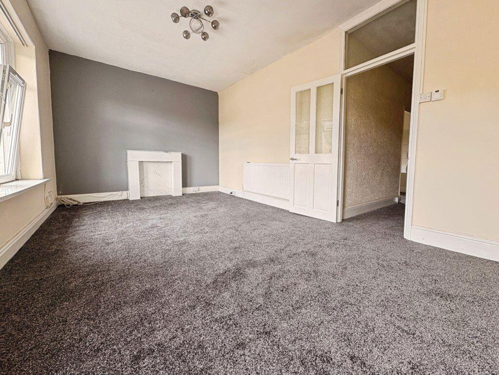 Apartment in Swansea - View 3