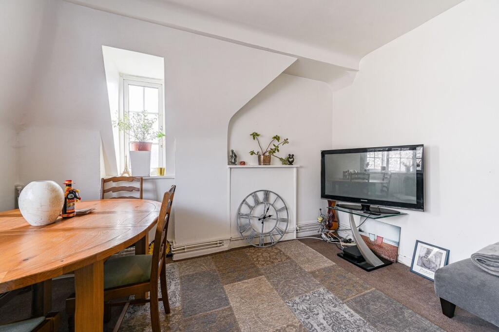 Apartment in London - More