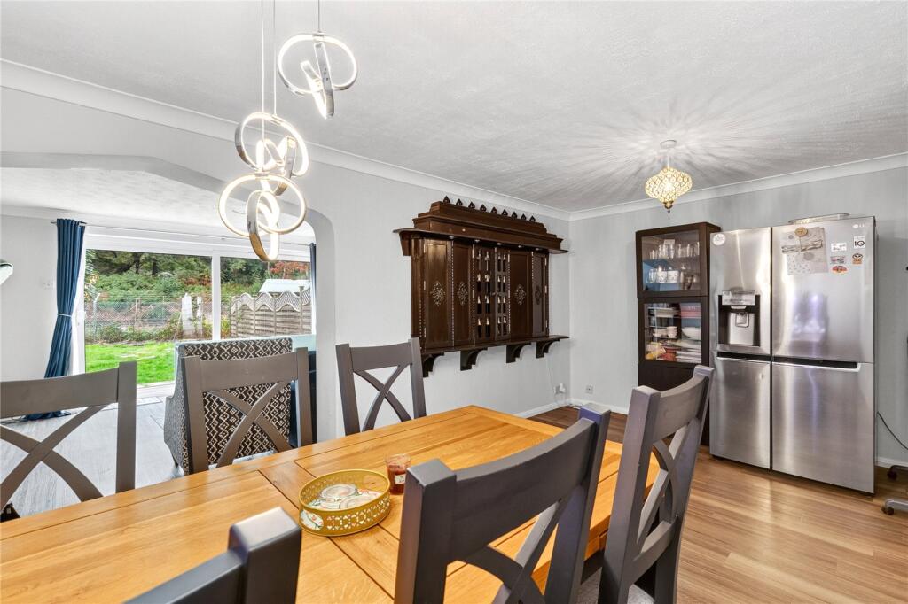 Kinross Avenue, Ascot, Berkshire, SL5 photo 2