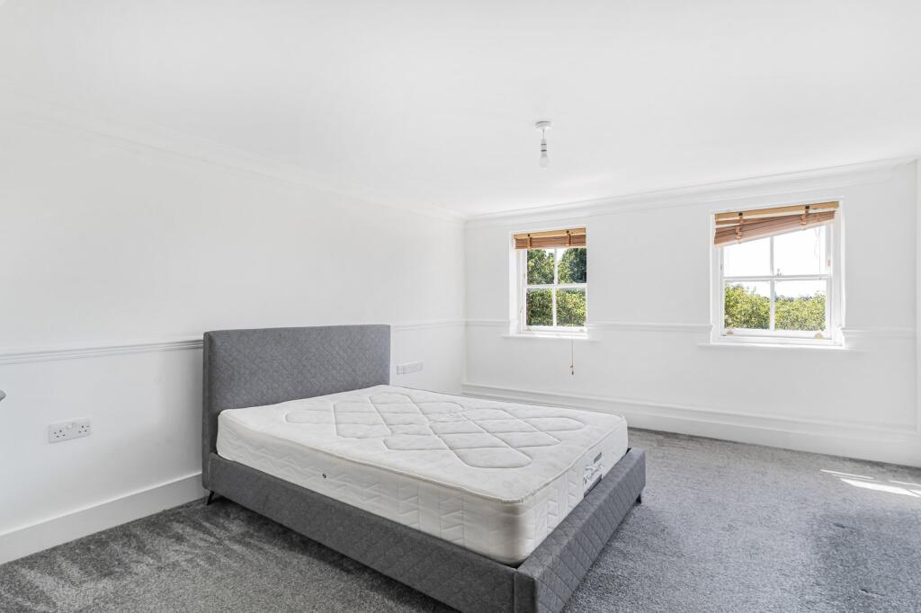 Apartment in London, Royal Borough of Greenwich - More