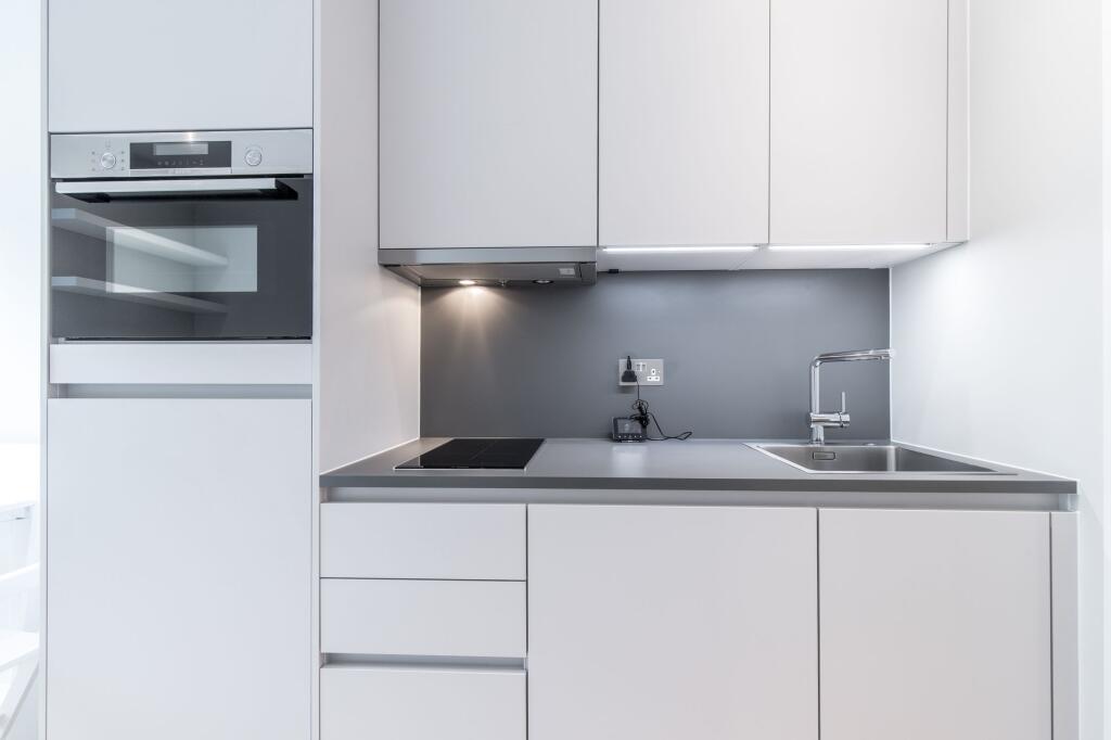 Main image of property: Flat 14 16 - 18 Warwick Road