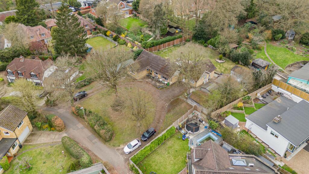 Main image of property: Roundabout Lane, Welwyn, Welwyn, AL6