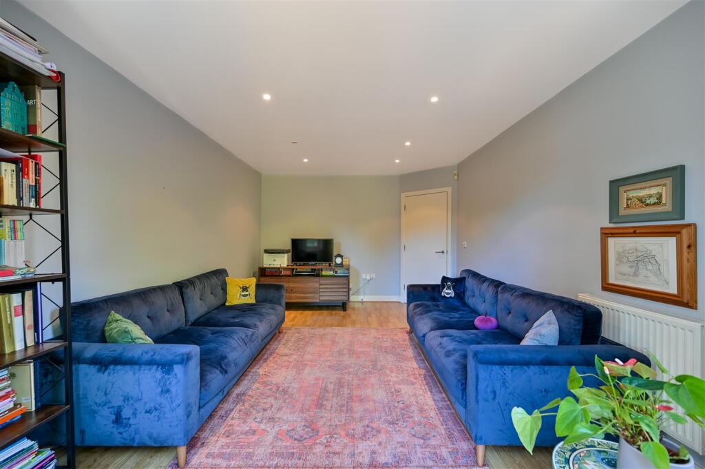 Apartment in Reading, Newtown - View 4