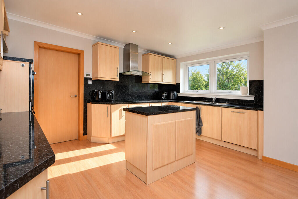 Apartment in Perth - View 4