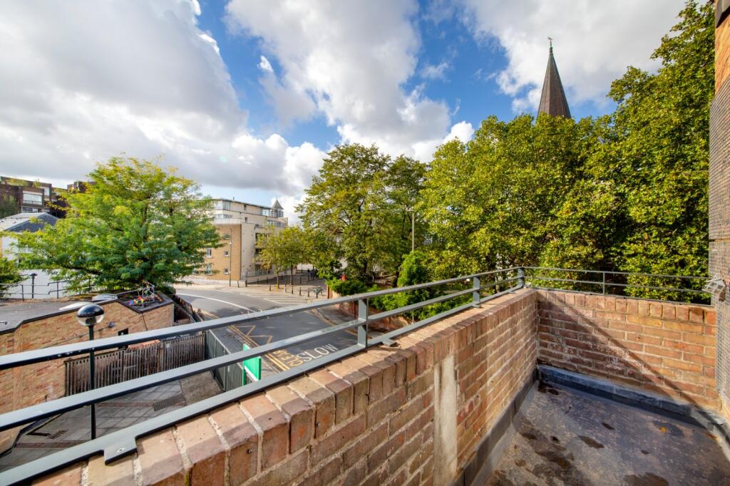 Apartment in London - More