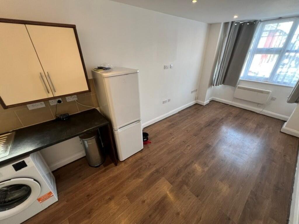 Apartment in London - View 4