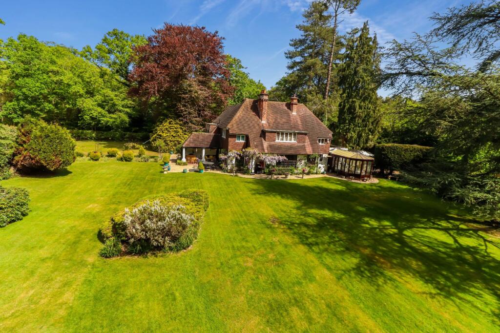 Main image of property: Collinswood Road, Farnham Common, Buckinghamshire, SL2