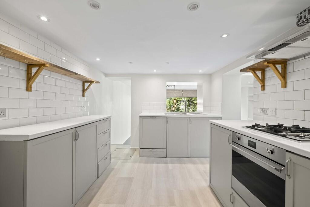 Barclay Road, Fulham - View 6