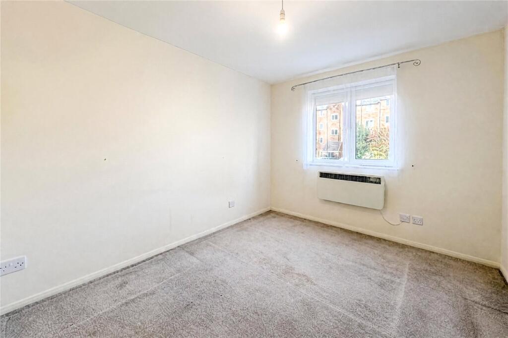 Apartment in Aldershot, Cargate, North Town - View 4
