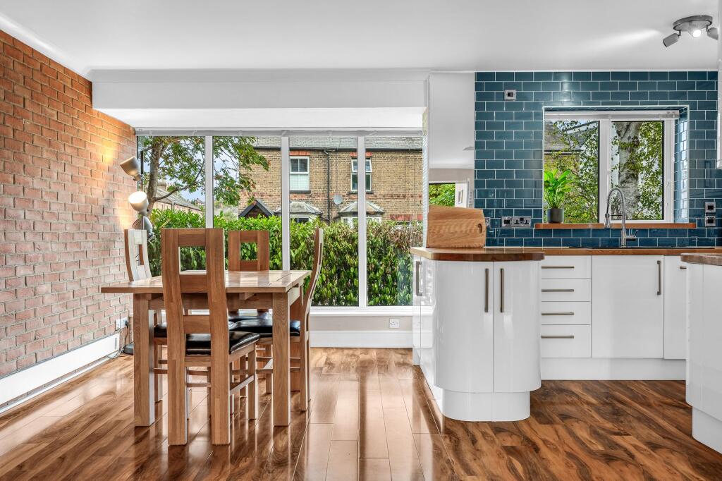 House in East Hertfordshire, Kings Hill, Ware - View 5