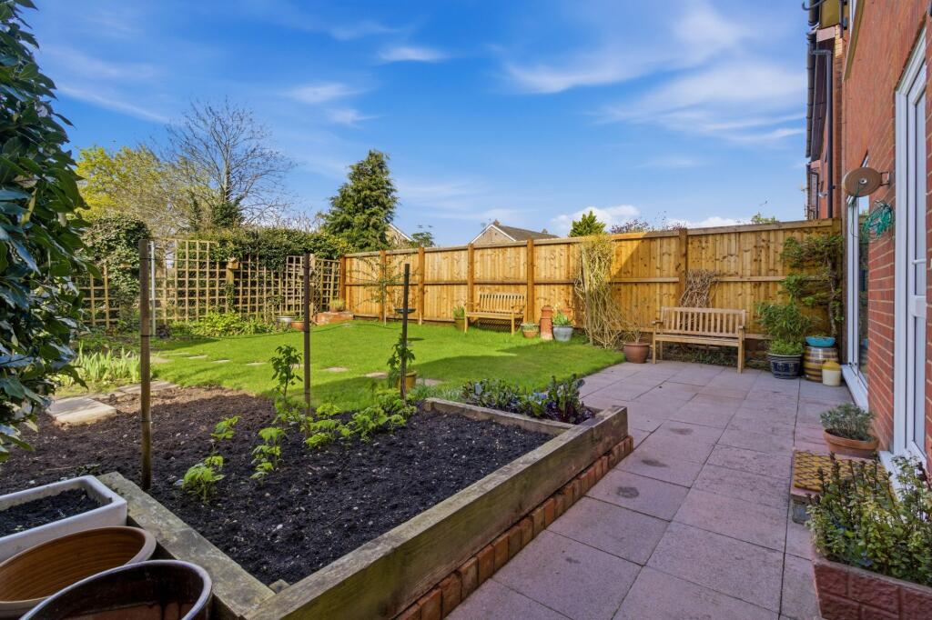Nuffield Close, Worcester, WR2 photo 4