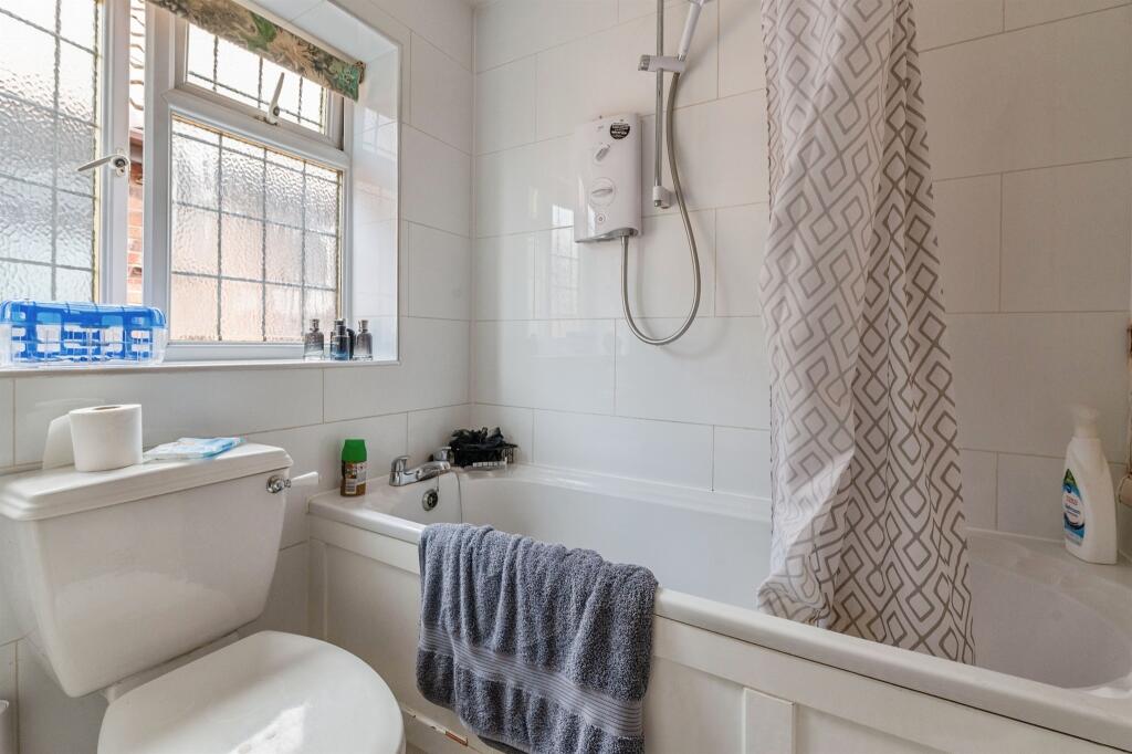House in London, South Hornchurch - More